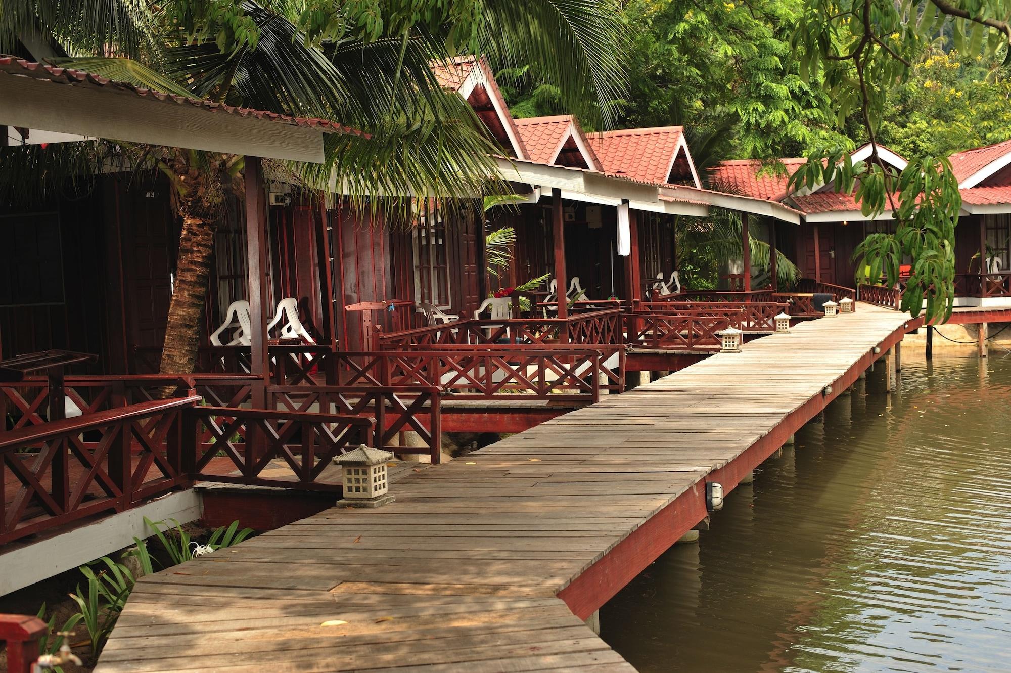 Paya Beach Spa & Dive Resort Kampung Genting Exterior photo
